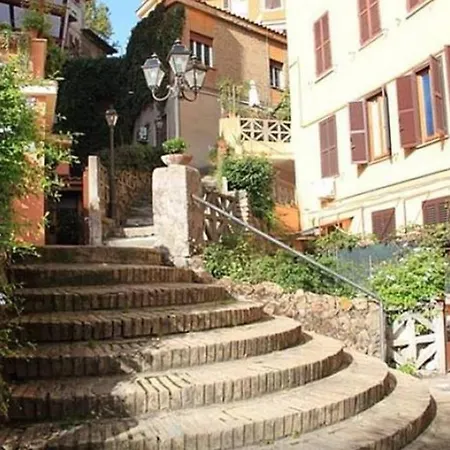 Appartamento Elegante Open Space Con Vasca Idromassaggio A Trastevere Roma